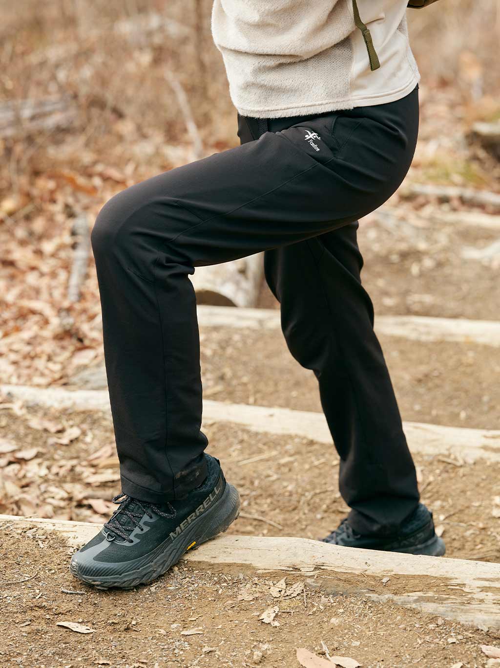 ダイナトレックパンツ着用